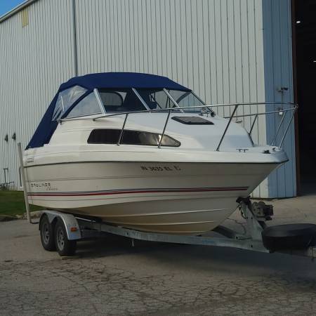 Bayliner, dovoz USA — foto 4 z 9