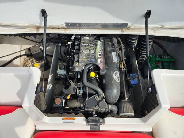 2013 Tracker, dovoz USA — foto 11 z 12