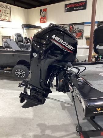 2024 Tracker, dovoz USA — foto 6 z 10