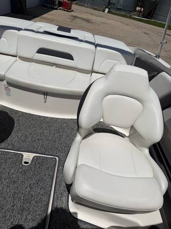 2015 Chaparral, dovoz USA — foto 3 z 12