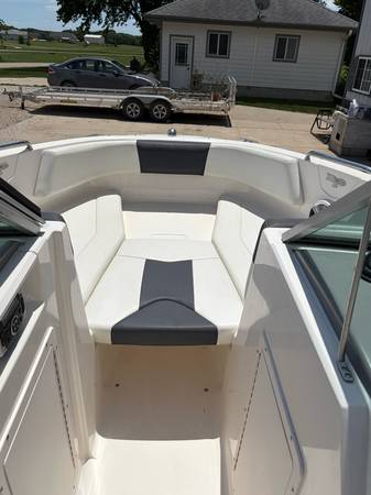 2015 Chaparral, dovoz USA — foto 8 z 12