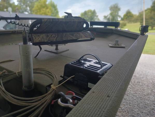2011 Tracker, dovoz USA — foto 11 z 12