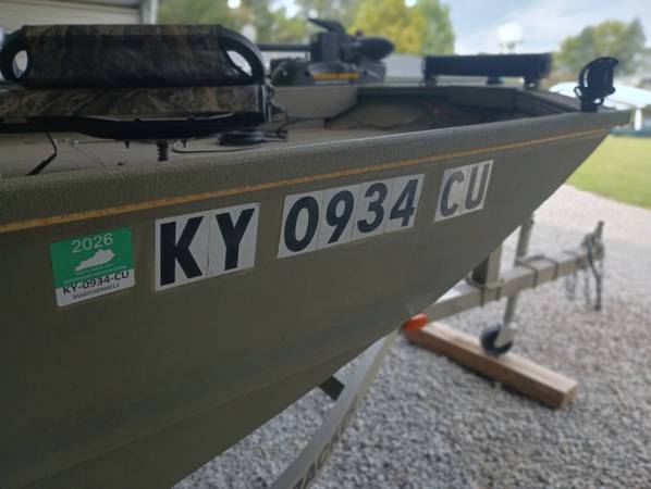 2011 Tracker, dovoz USA — foto 12 z 12