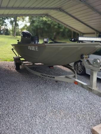 2011 Tracker, dovoz USA — foto 2 z 12