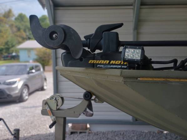 2011 Tracker, dovoz USA — foto 4 z 12