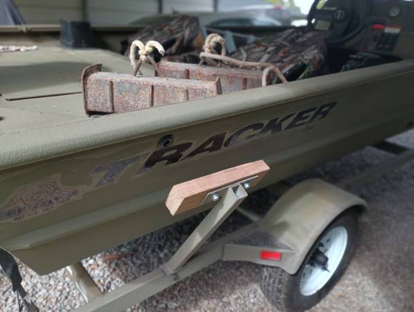 2011 Tracker, dovoz USA — foto 7 z 12