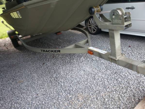 2011 Tracker, dovoz USA — foto 8 z 12