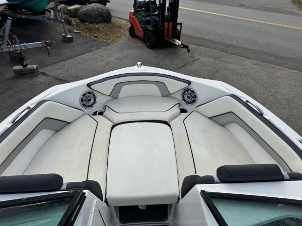 2016 Yamaha, dovoz USA — foto 11 z 12