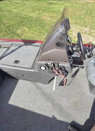 2021 Tracker, dovoz USA — foto 7 z 12