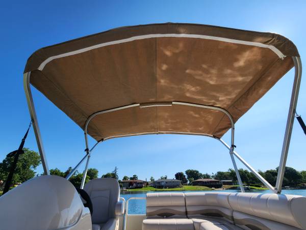 2008 Sun Tracker, bílá, dovoz USA — foto 6 z 8