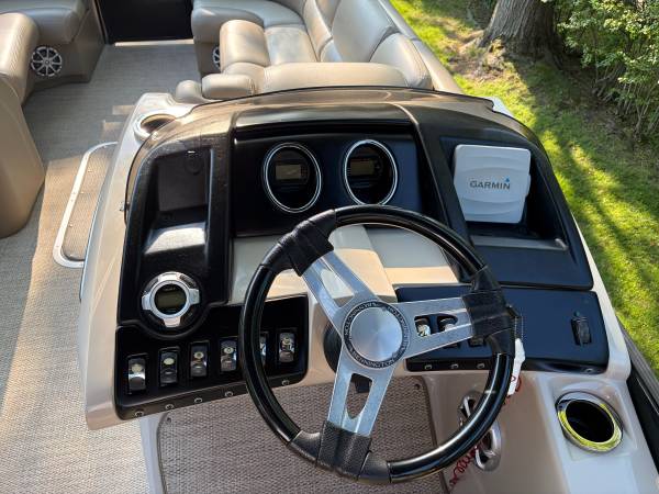 2014 Bennington, dovoz USA — foto 11 z 11