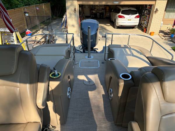 2014 Bennington, dovoz USA — foto 9 z 11