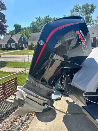 Crestliner, dovoz USA — foto 3 z 5