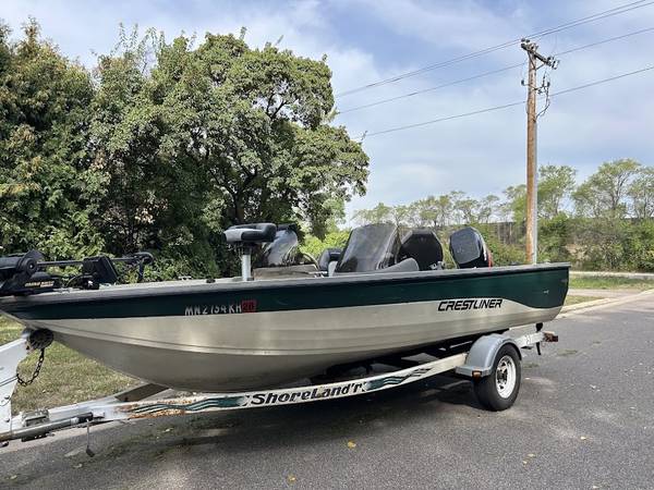 2002 Crestliner, dovoz USA — foto 1