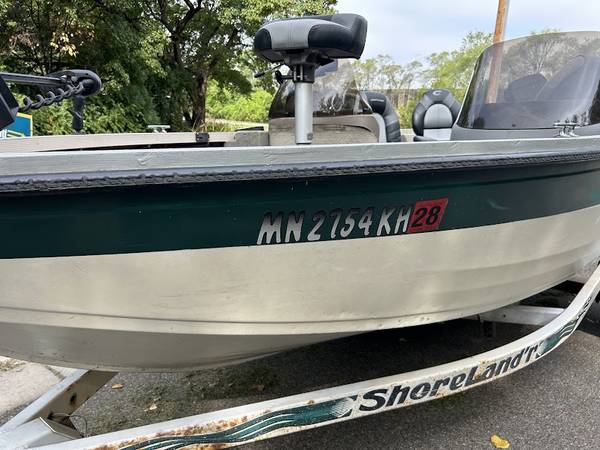 2002 Crestliner, dovoz USA — foto 9 z 12