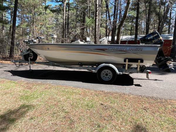 2004 Crestliner, dovoz USA — foto 3 z 8