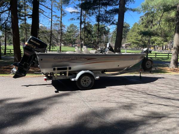 2004 Crestliner, dovoz USA — foto 5 z 8