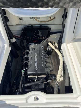 2016 Yamaha, červená, dovoz USA — foto 10 z 12
