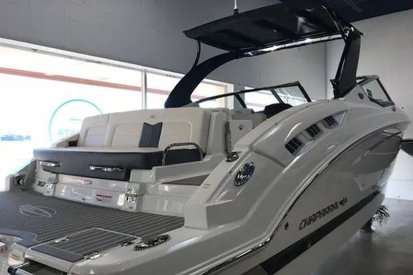 2017 Chaparral, dovoz USA — foto 1