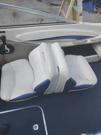 2001 Bayliner, dovoz USA — foto 9 z 12