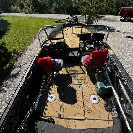 2019 Skeeter, dovoz USA — foto 8 z 12