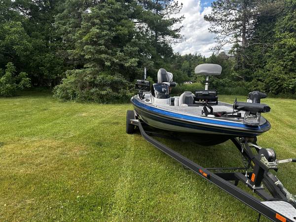 2012 Skeeter, dovoz USA — foto 12 z 12