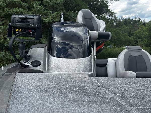 2012 Skeeter, dovoz USA — foto 9 z 12