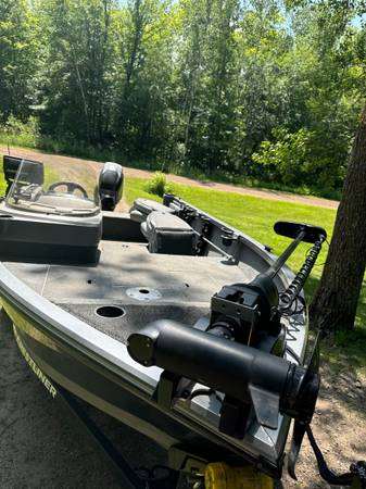 2016 Crestliner, dovoz USA — foto 4 z 12