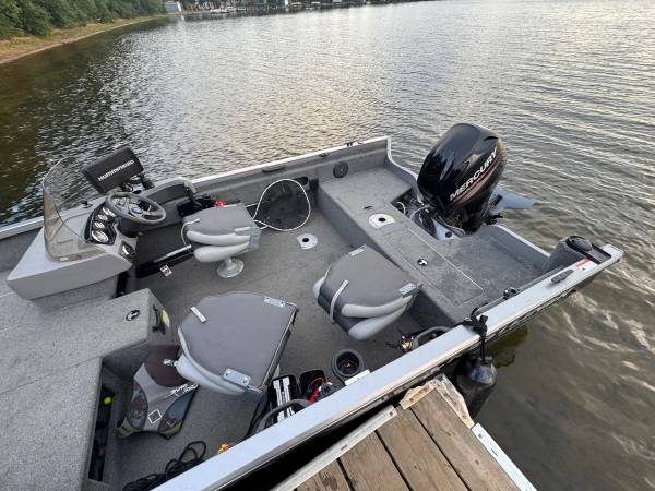 2016 Crestliner, dovoz USA — foto 4 z 12