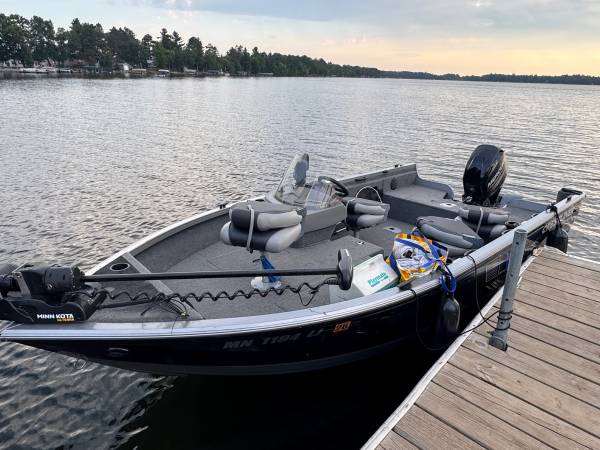 2016 Crestliner, dovoz USA — foto 5 z 12