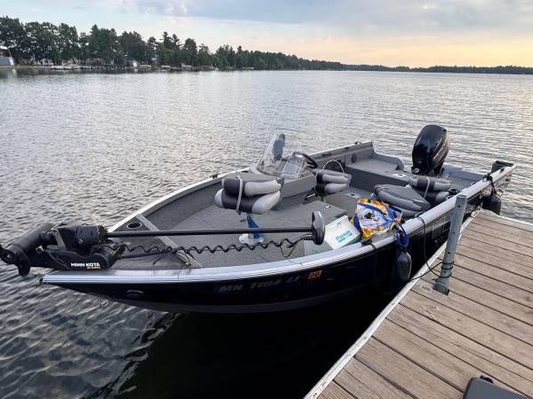 2016 Crestliner, dovoz USA — foto 6 z 12