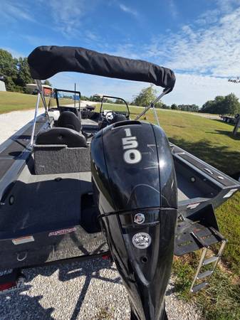 2020 Tracker, dovoz USA — foto 4 z 8