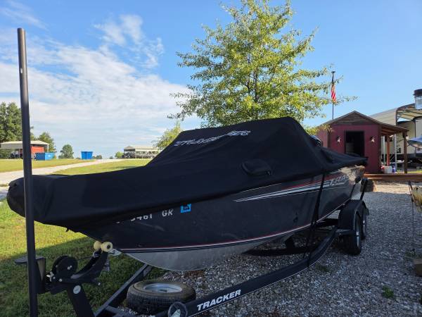2020 Tracker, dovoz USA — foto 8 z 8