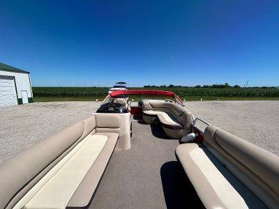 2015 Sun Tracker, dovoz USA — foto 10 z 12