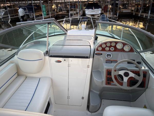 Bayliner, dovoz USA — foto 6 z 12