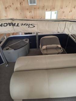 2024 Sun Tracker, dovoz USA — foto 5 z 7