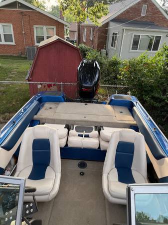 2004 Skeeter, dovoz USA — foto 3 z 11