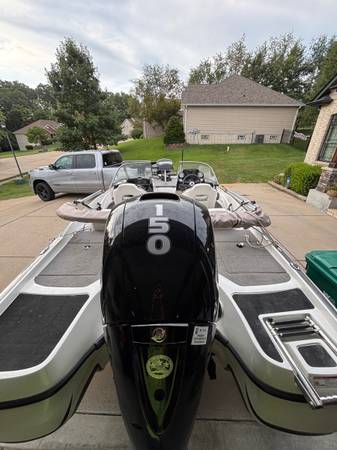2021 Nitro, dovoz USA — foto 3 z 10