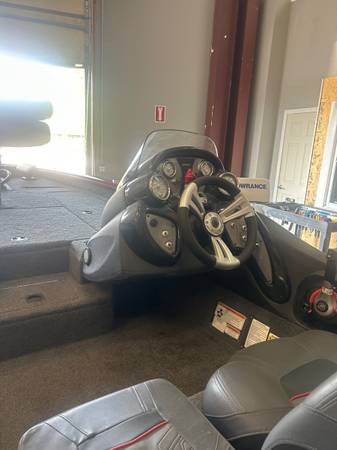 2022 Tracker, dovoz USA — foto 3 z 7