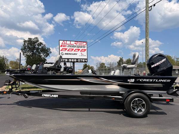 2011 Crestliner, dovoz USA — foto 12 z 12