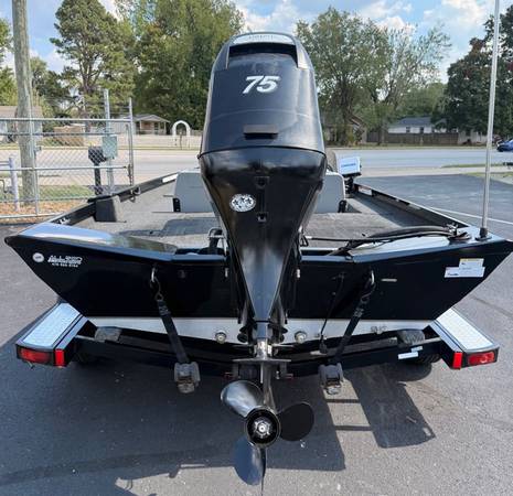 2011 Crestliner, dovoz USA — foto 4 z 12