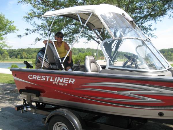 2015 Crestliner, dovoz USA — foto 1