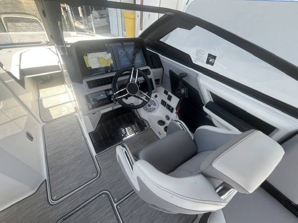 2022 Cobalt, dovoz USA — foto 11 z 12