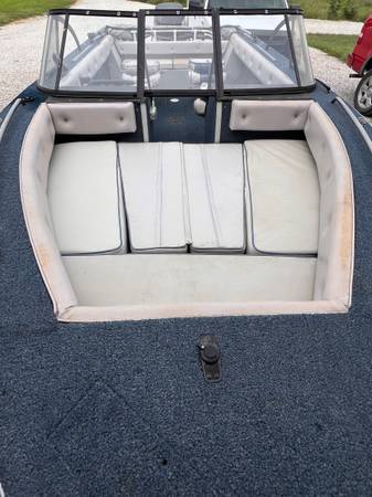 1990 Lowe, dovoz USA — foto 4 z 9