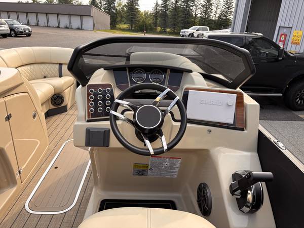 2024 Tracker, dovoz USA — foto 7 z 12