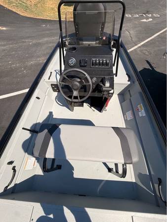 2026 Lowe, dovoz USA — foto 12 z 12