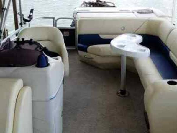 2013 Lowe, dovoz USA — foto 3 z 7