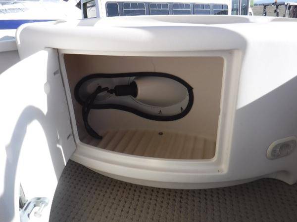 2006 Crestliner, dovoz USA — foto 3 z 6