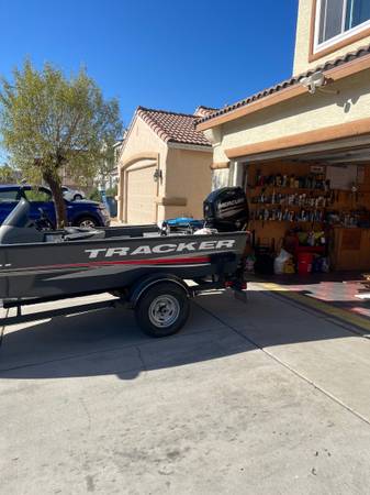 2018 Tracker, dovoz USA — foto 3 z 9