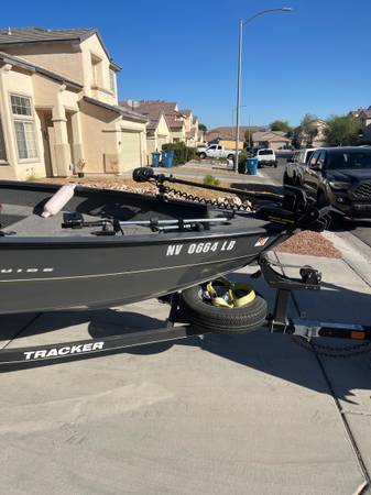 2018 Tracker, dovoz USA — foto 7 z 9